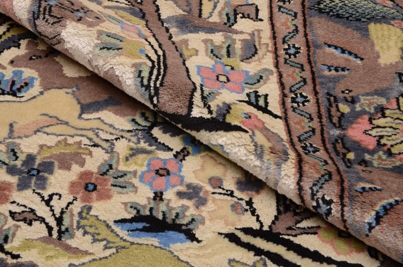 Agra Oriental Rug 125 × 185 cm, Wool and Silk, hand-knotted — view 4