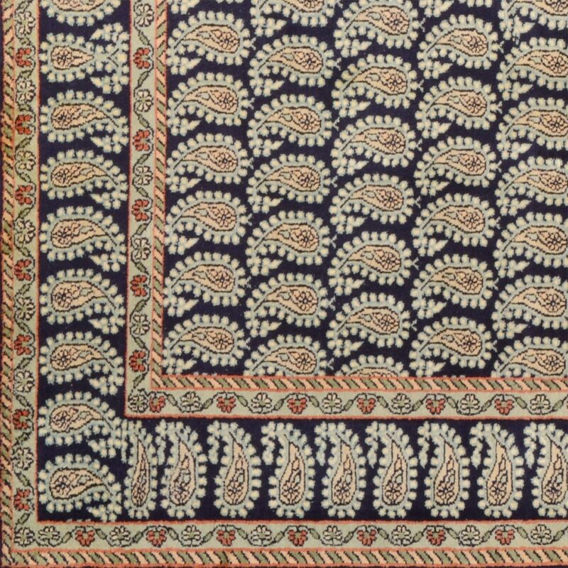 Farahan Oriental Rug 95 × 154 cm, Silk, hand-knotted, Boteh — view 4 Farahan Oriental Rug 95 × 154 cm, Silk, hand-knotted, Boteh — view 4