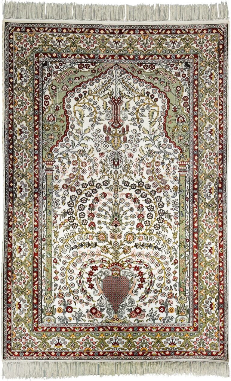 Qom Oriental Rug 121 × 183 cm, Silk, hand-knotted, exclusive