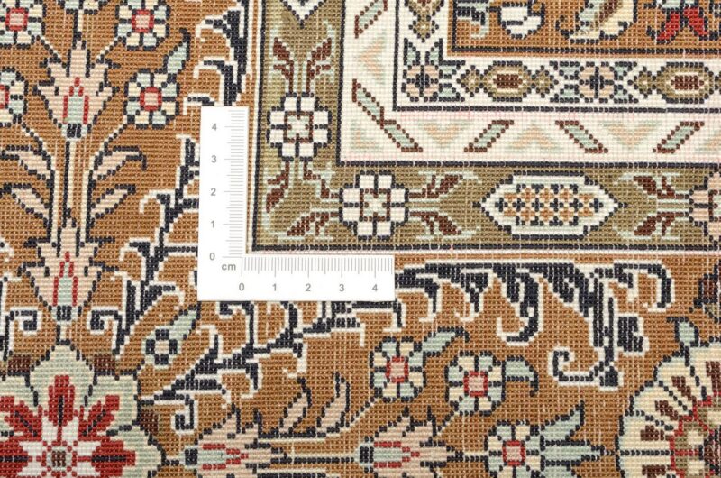 Qom Oriental Rug 123 × 186 cm, Silk, hand-knotted, exclusive — view 3 Qom Oriental Rug 123 × 186 cm, Silk, hand-knotted, exclusive — view 3