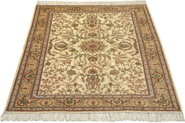 Qom Oriental Rug 126 × 183 cm, Silk, hand-knotted, silk sheen — view 2