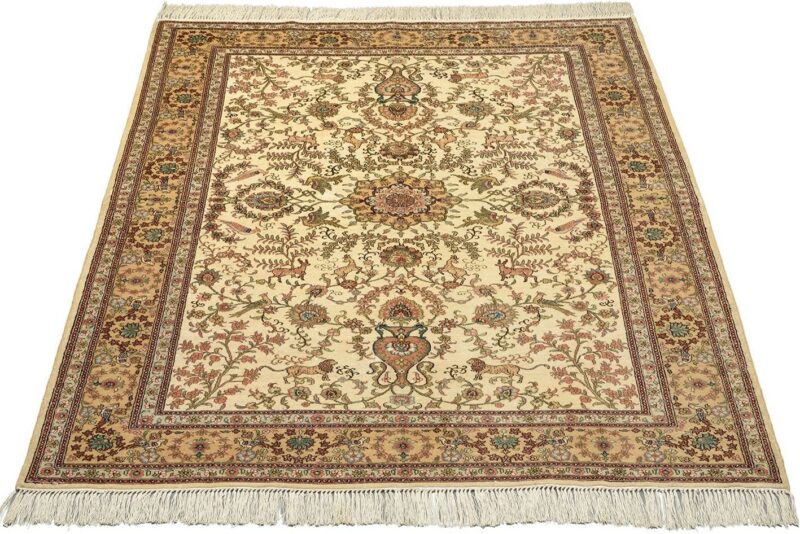 Qom Oriental Rug 126 × 183 cm, Silk, hand-knotted, silk sheen — view 2