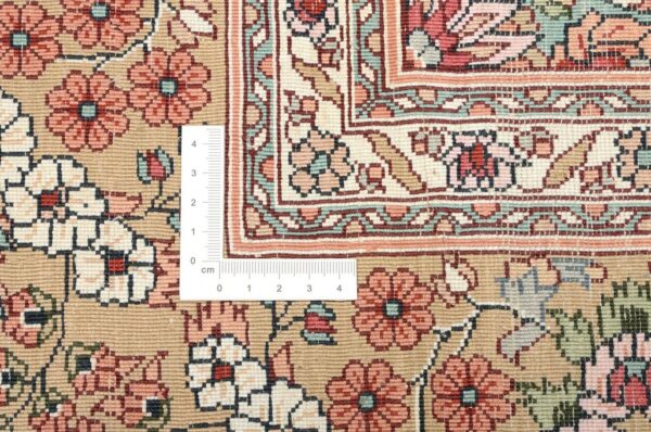 Qom Oriental Rug 128 × 191 cm, Silk, hand-knotted — view 3