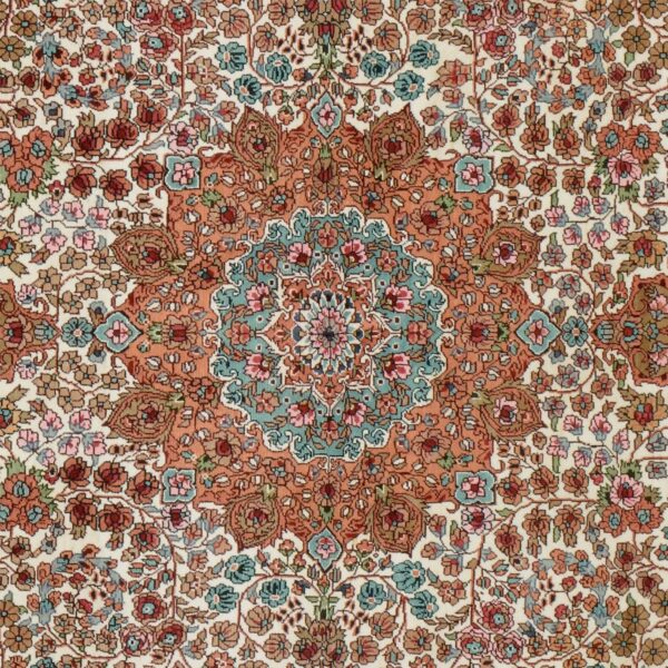 Qom Oriental Rug 128 × 191 cm, Silk, hand-knotted — view 4