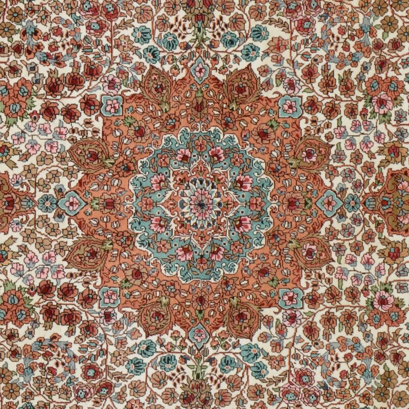 Qom Oriental Rug 128 × 191 cm, Silk, hand-knotted — view 4