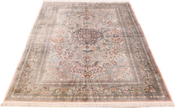 Qom Oriental Rug 155 × 240 cm, Silk, hand-knotted, exclusive — view 2 Qom Oriental Rug 155 × 240 cm, Silk, hand-knotted, exclusive — view 2