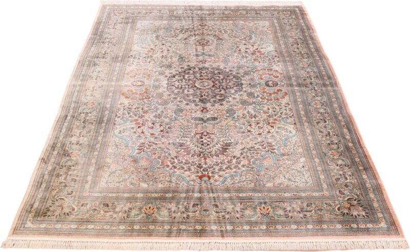 Qom Oriental Rug 155 × 240 cm, Silk, hand-knotted, exclusive — view 2 Qom Oriental Rug 155 × 240 cm, Silk, hand-knotted, exclusive — view 2