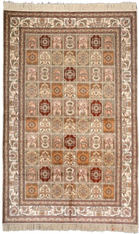 Qom Oriental Rug 157 × 245 cm, Silk, hand-knotted, very fine