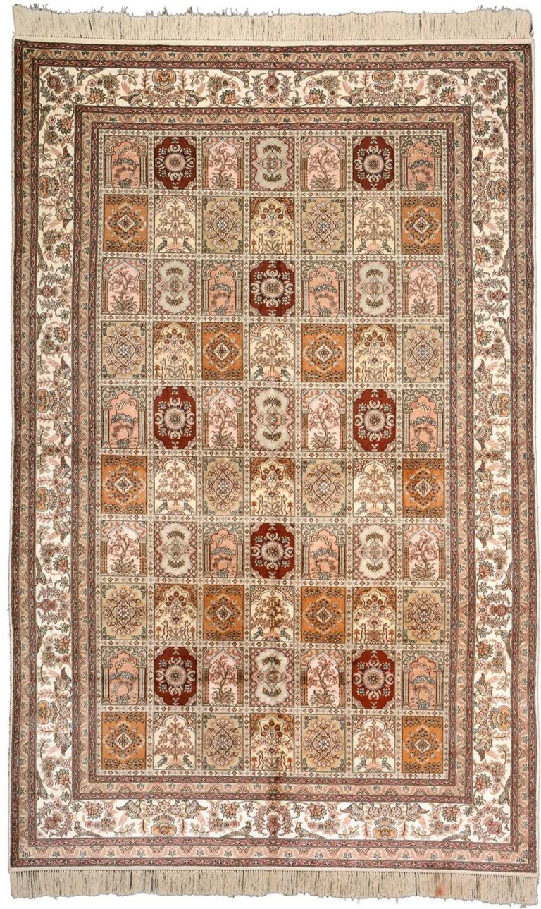 Qom Oriental Rug 157 × 245 cm, Silk, hand-knotted, very fine