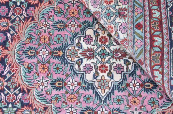 Qom Oriental Rug 184 × 276 cm, Silk, hand-knotted — view 4