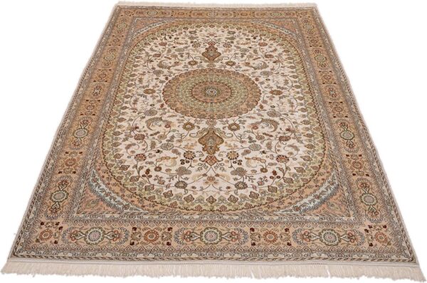 Qom Oriental Rug 190 × 278 cm, Silk, hand-knotted, luxury — view 2 Qom Oriental Rug 190 × 278 cm, Silk, hand-knotted, luxury — view 2