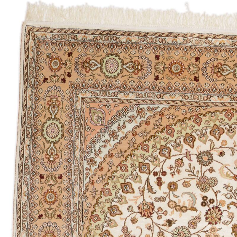 Qom Oriental Rug 190 × 278 cm, Silk, hand-knotted, luxury — view 6 Qom Oriental Rug 190 × 278 cm, Silk, hand-knotted, luxury — view 6
