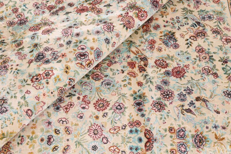 Qom Oriental Rug 200 × 300 cm, Silk, hand-knotted — view 8 Qom Oriental Rug 200 × 300 cm, Silk, hand-knotted — view 8