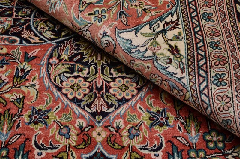 Qom Oriental Rug 202 × 302 cm, Silk, hand-knotted — view 4
