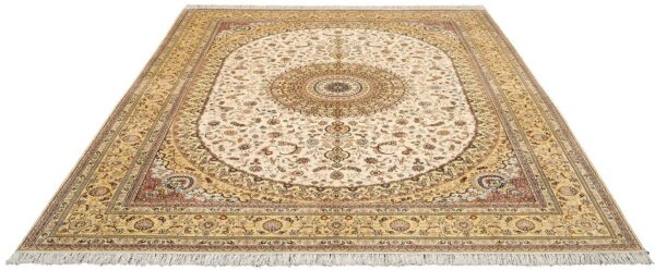 Qom Oriental Rug 276 × 364 cm, Silk, hand-knotted, luxury — view 2 Qom Oriental Rug 276 × 364 cm, Silk, hand-knotted, luxury — view 2