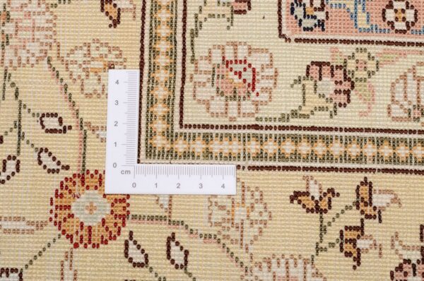 Qom Oriental Rug 276 × 364 cm, Silk, hand-knotted, luxury — view 3 Qom Oriental Rug 276 × 364 cm, Silk, hand-knotted, luxury — view 3