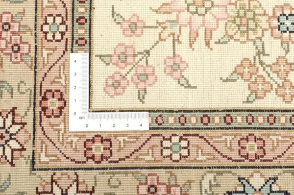 Qom Oriental Rug 280 × 360 cm, Silk, hand-knotted — view 3
