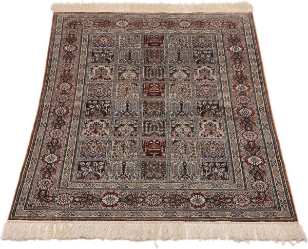 Qom Oriental Rug 76 × 122 cm, Silk, hand-knotted, exclusive — view 2 Qom Oriental Rug 76 × 122 cm, Silk, hand-knotted, exclusive — view 2
