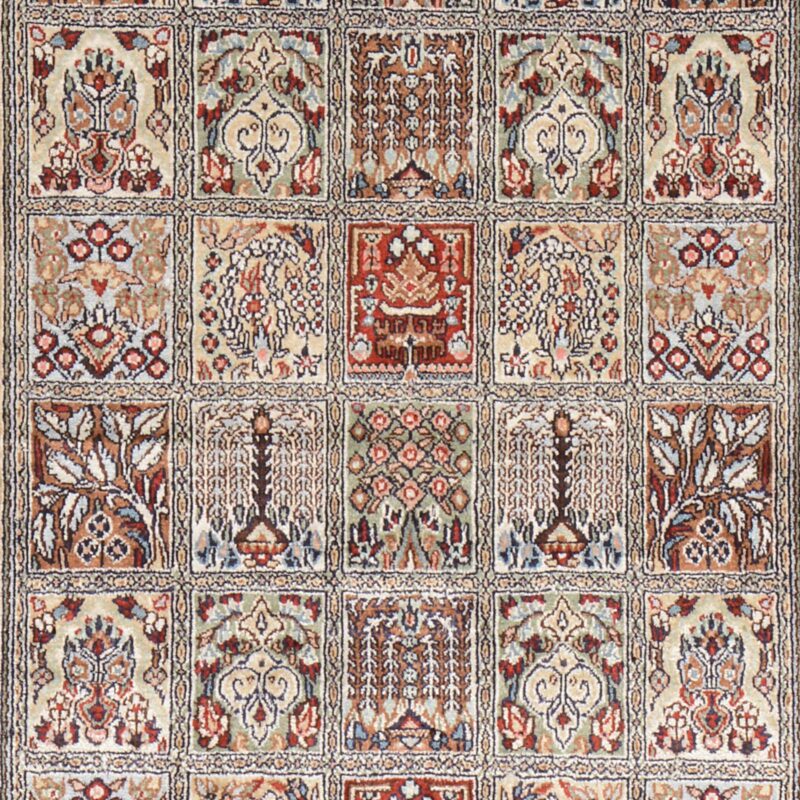 Qom Oriental Rug 76 × 122 cm, Silk, hand-knotted, exclusive — view 4 Qom Oriental Rug 76 × 122 cm, Silk, hand-knotted, exclusive — view 4