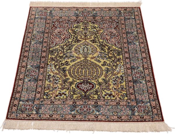 Qom Oriental Rug 77 × 117 cm, Silk, hand-knotted — view 2