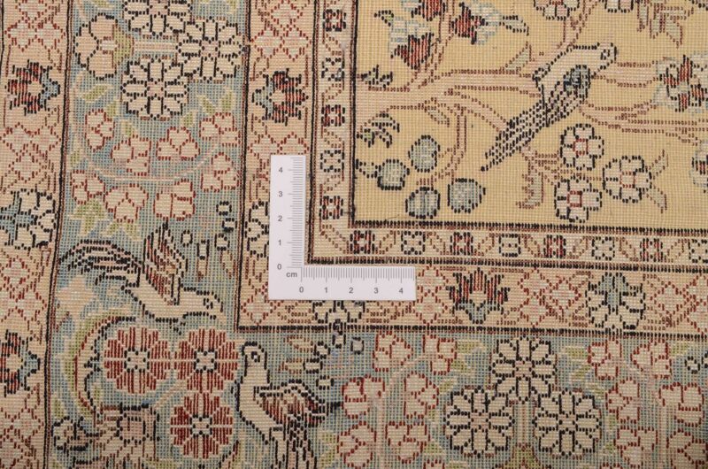 Qom Oriental Rug 77 × 117 cm, Silk, hand-knotted — view 3
