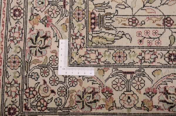 Qom Oriental Rug 78 × 117 cm, Silk, hand-knotted, exclusive — view 3 Qom Oriental Rug 78 × 117 cm, Silk, hand-knotted, exclusive — view 3