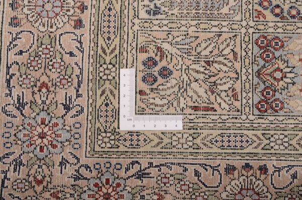 Qom Oriental Rug 78 × 122 cm, Silk, hand-knotted — view 3