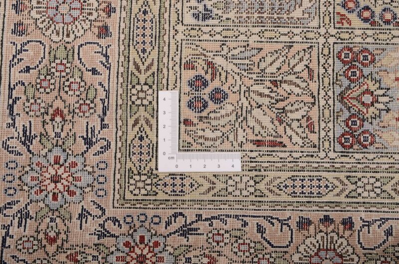 Qom Oriental Rug 78 × 122 cm, Silk, hand-knotted — view 3