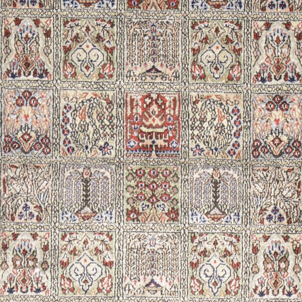 Qom Oriental Rug 78 × 122 cm, Silk, hand-knotted — view 4