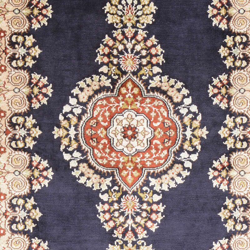 Qom Oriental Rug 79 × 121 cm, Silk, hand-knotted — view 4