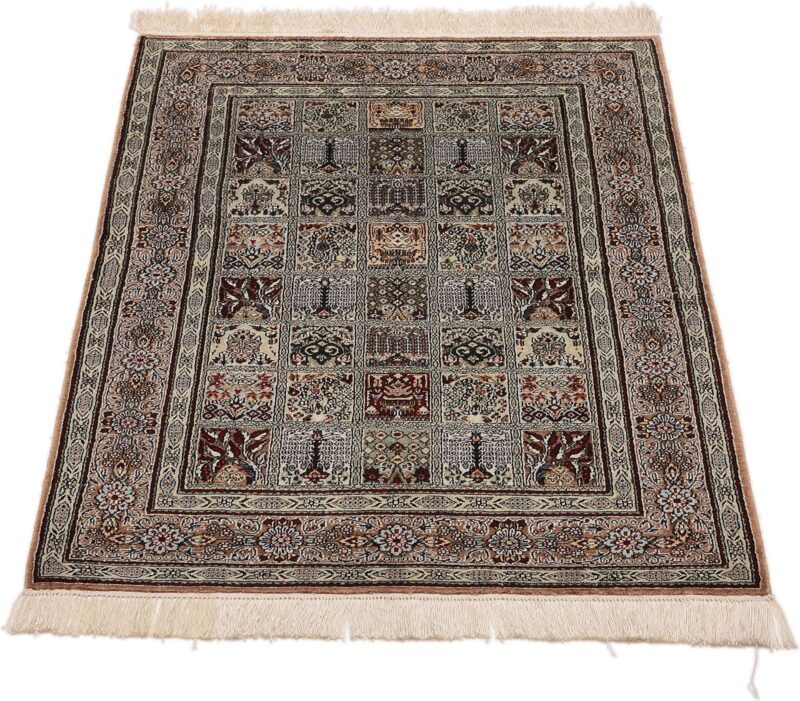Qom Oriental Rug 80 × 122 cm, Silk, hand-knotted — view 2