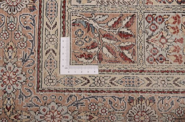 Qom Oriental Rug 80 × 122 cm, Silk, hand-knotted — view 3