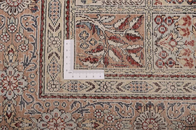 Qom Oriental Rug 80 × 122 cm, Silk, hand-knotted — view 3