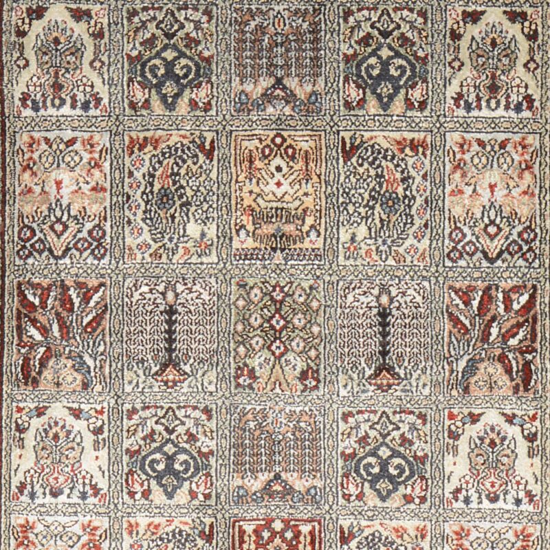 Qom Oriental Rug 80 × 122 cm, Silk, hand-knotted — view 4