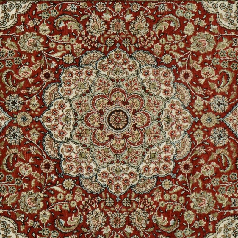 Qom Oriental Rug 91 × 152 cm, Silk, hand-knotted — view 4 Qom Oriental Rug 91 × 152 cm, Silk, hand-knotted — view 4