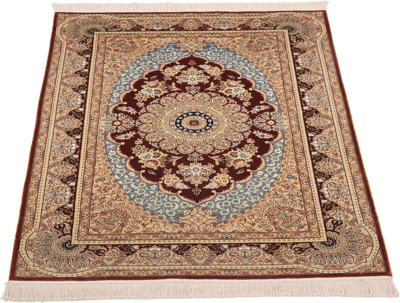 Qom Oriental Rug 92 × 136 cm, Silk, hand-knotted — view 2 Qom Oriental Rug 92 × 136 cm, Silk, hand-knotted — view 2