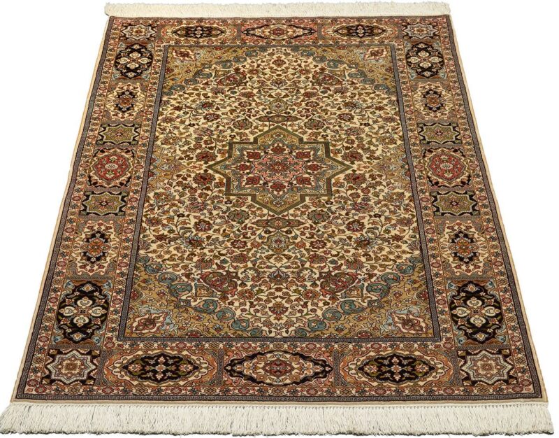 Qom Oriental Rug 92 × 152 cm, Silk, hand-knotted — view 2