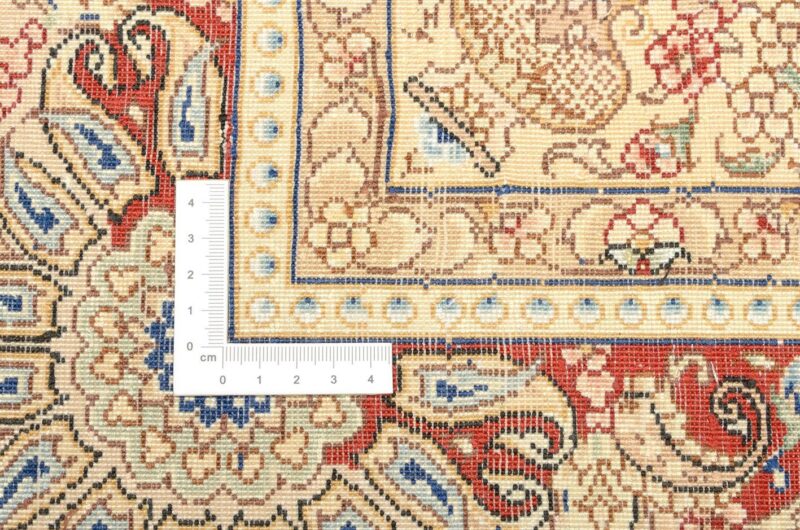 Qom Oriental Rug 94 × 133 cm, Silk, hand-knotted — view 3
