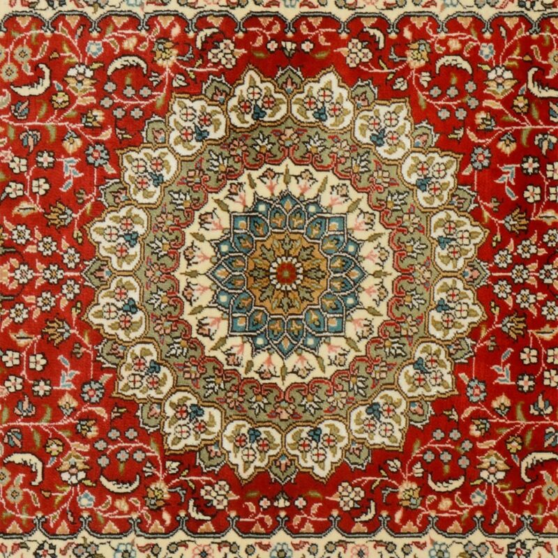 Qom Oriental Rug 94 × 150 cm, Silk, Multicolor, hand-knotted — view 4