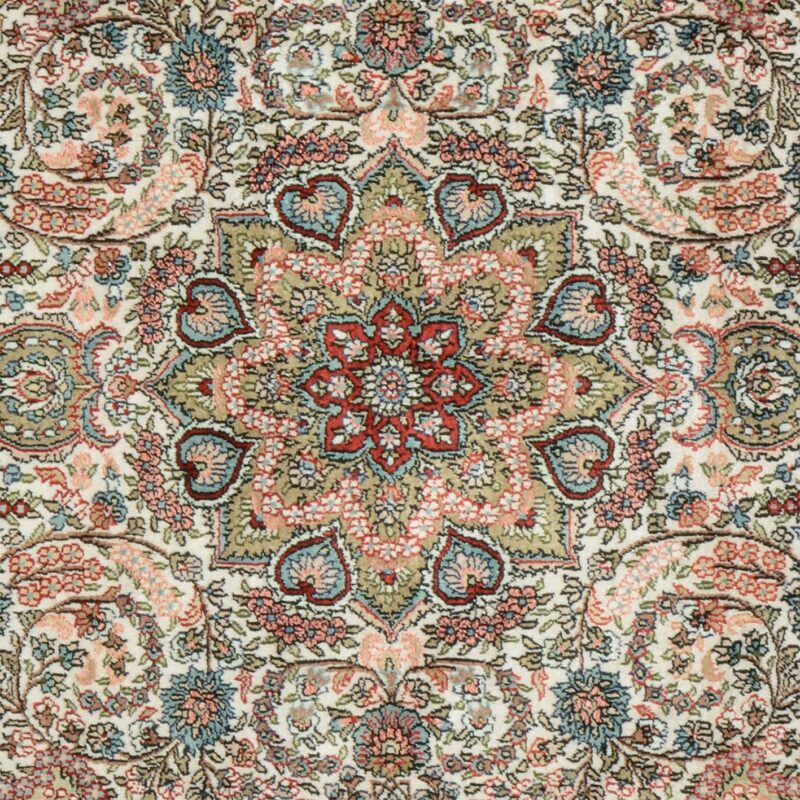 Qom Oriental Rug 94 × 153 cm, Silk, hand-knotted — view 4