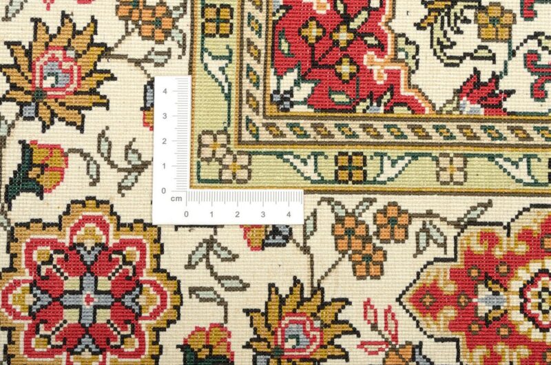 Qom Oriental Rug 95 × 155 cm, Silk, Multicolor, hand-knotted — view 3
