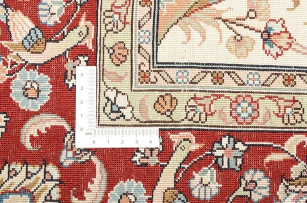 Qom Oriental Rug 95 × 156 cm, Silk, hand-knotted — view 3
