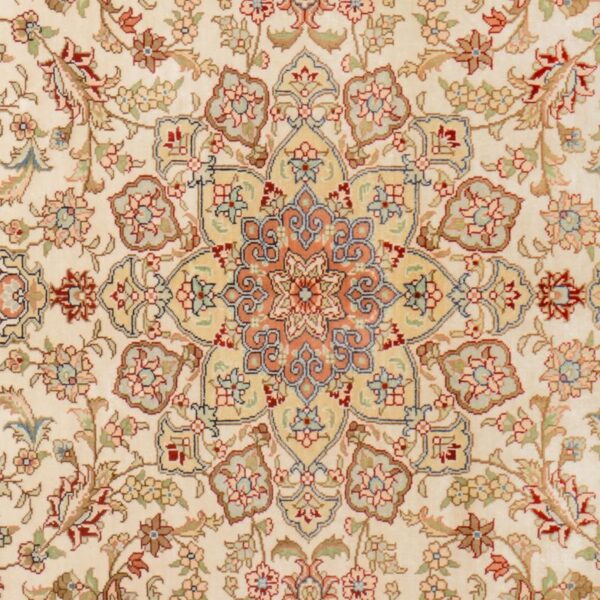 Hereke Oriental Rug 107 × 170 cm, Silk, hand-knotted — view 4