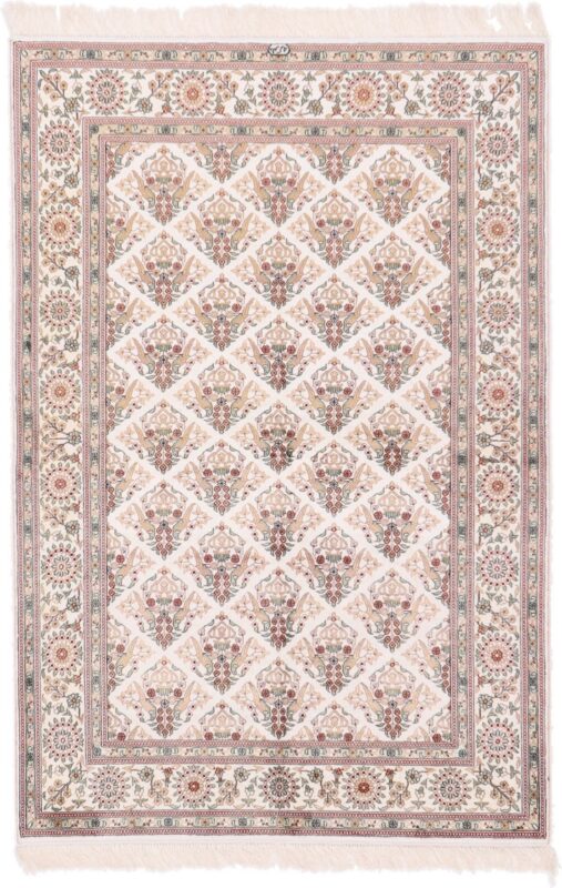 Hereke Oriental Rug 122 × 182 cm, Silk, hand-knotted Hereke Oriental Rug 122 × 182 cm, Silk, hand-knotted