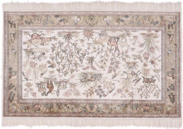 Hereke Oriental Rug 122 × 183 cm, Silk, hand-knotted Hereke Oriental Rug 122 × 183 cm, Silk, hand-knotted