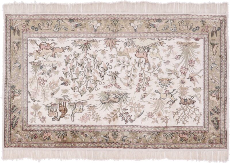 Hereke Oriental Rug 122 × 183 cm, Silk, hand-knotted Hereke Oriental Rug 122 × 183 cm, Silk, hand-knotted