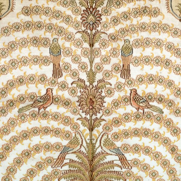 Hereke Oriental Rug 122 × 184 cm, Silk, hand-knotted — view 4
