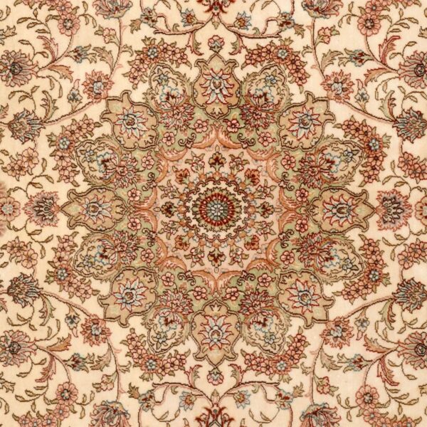 Hereke Oriental Rug 123 × 183 cm, Silk, hand-knotted — view 4