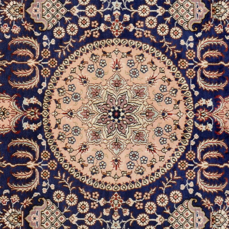Hereke Oriental Rug 124 × 180 cm, Silk, Multicolor, hand-knotted — view 4