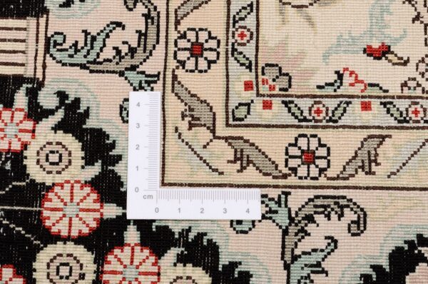 Hereke Oriental Rug 124 × 180 cm, Silk, White/Beige, hand-knotted — view 3